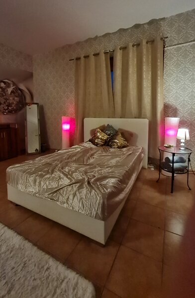 Munca erotica pentru femei 18+, castiguri excelente